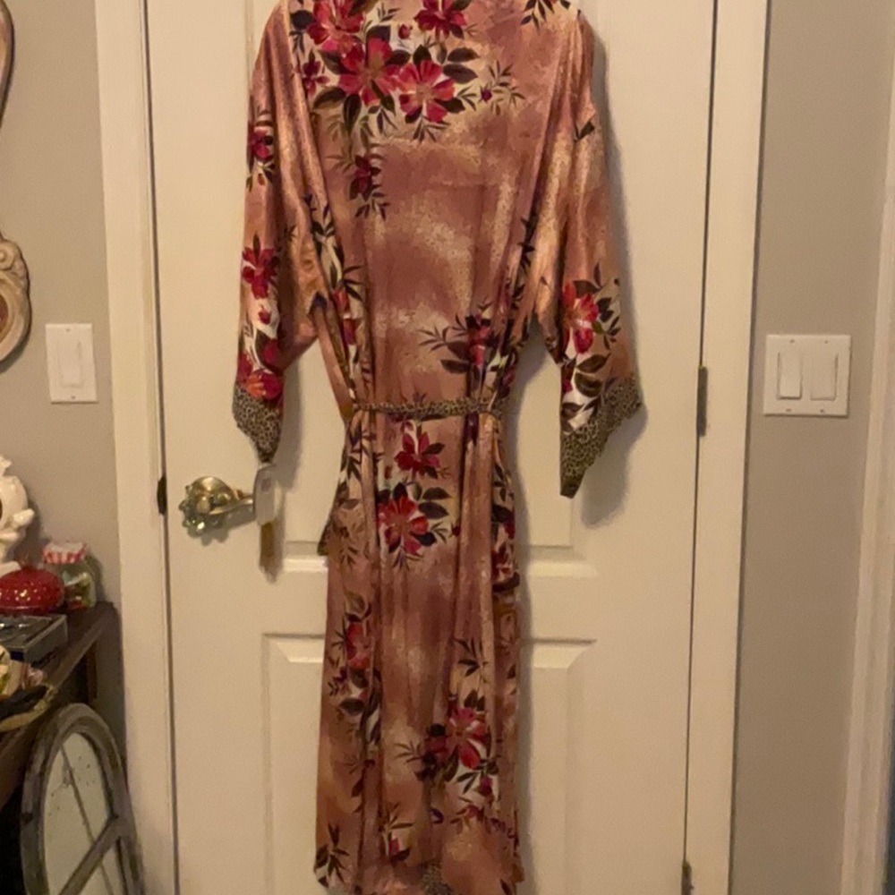 True Beauty by Emme Floral Leopard Robe NWT - Picture 7 of 9
